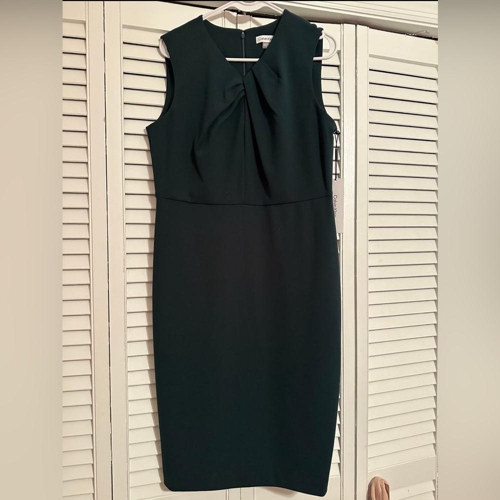 Elegant Dark Green Sleeveless Dress